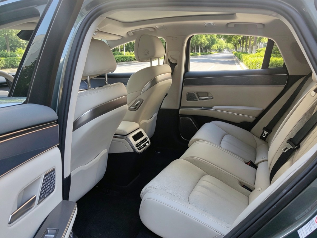 BYD HanL 2025 car image #9