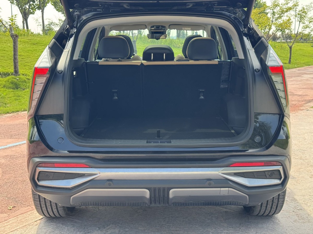 GEELY Boyue L 2023 car image #12