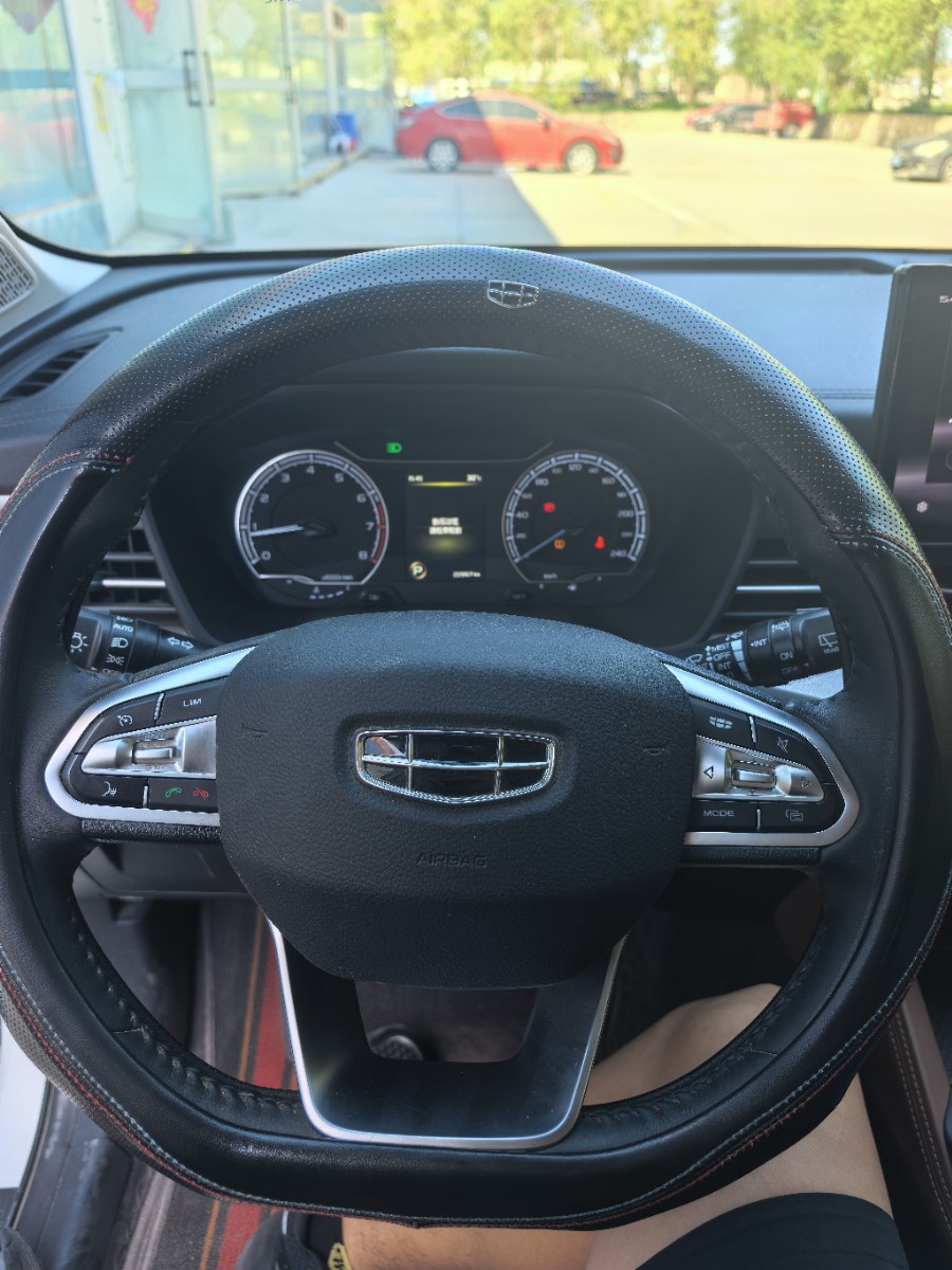 GEELY Vision X6 2024 car image #4