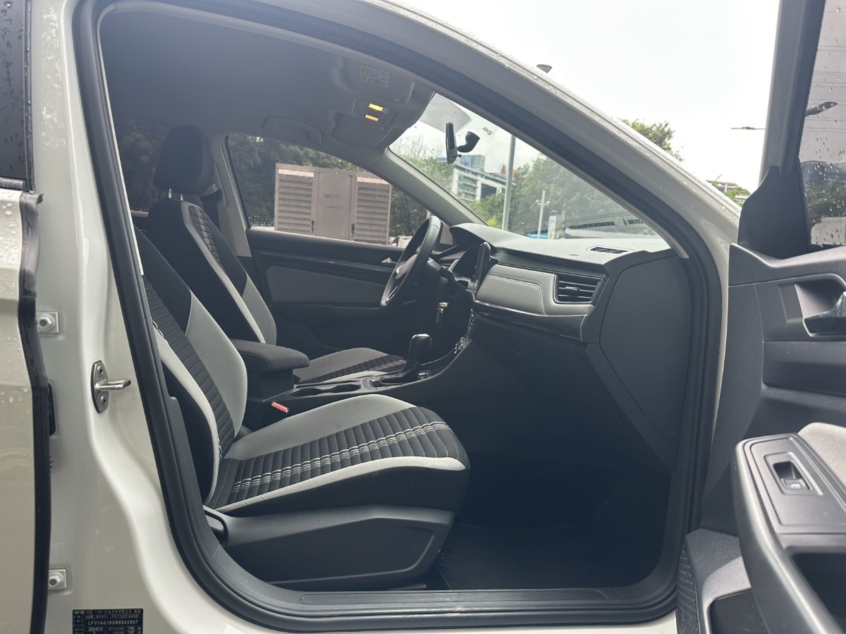 Volkswagen Bora 2024 immagine di auto #9