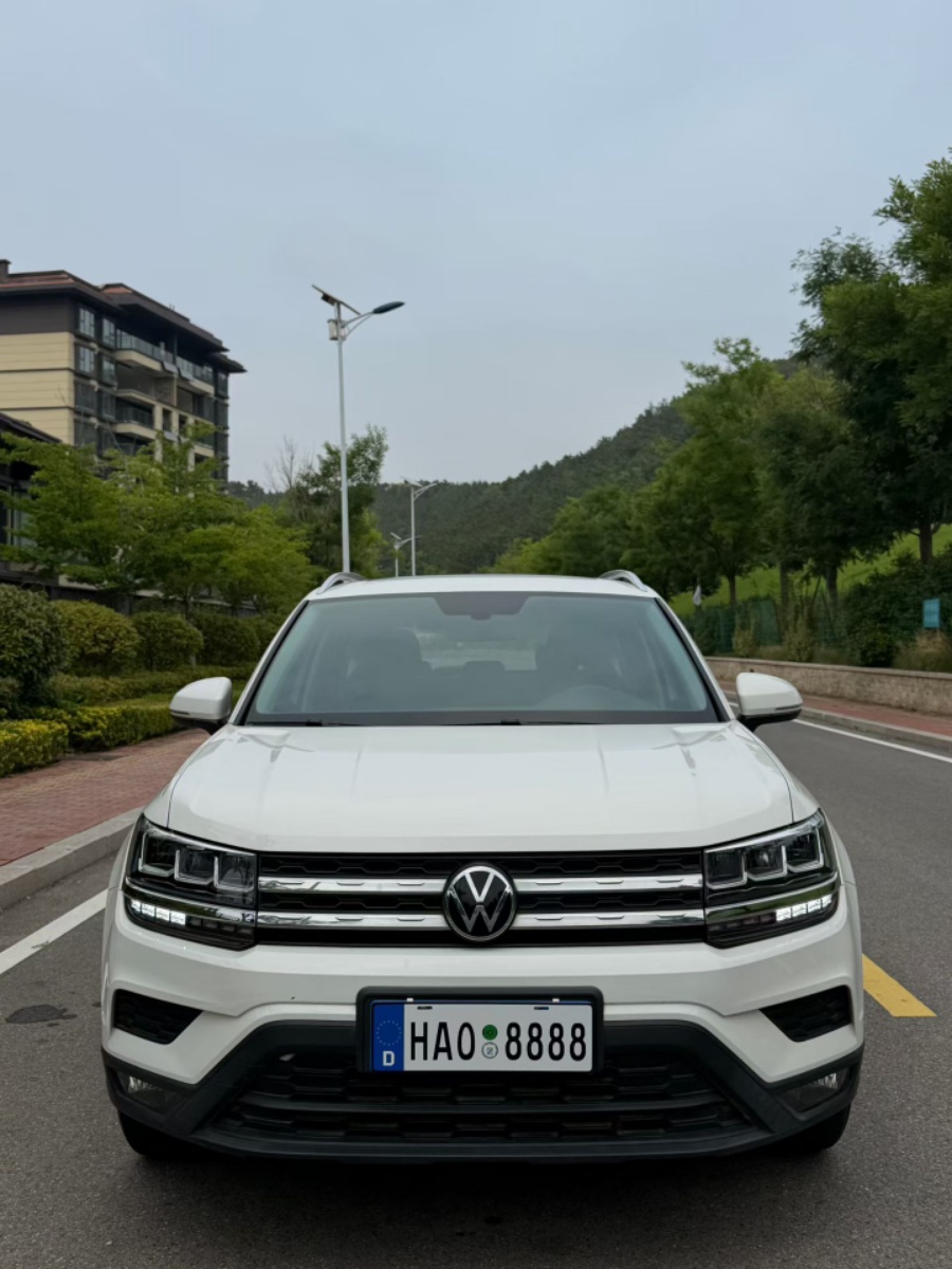 Volkswagen Tharu 2021 car image #2