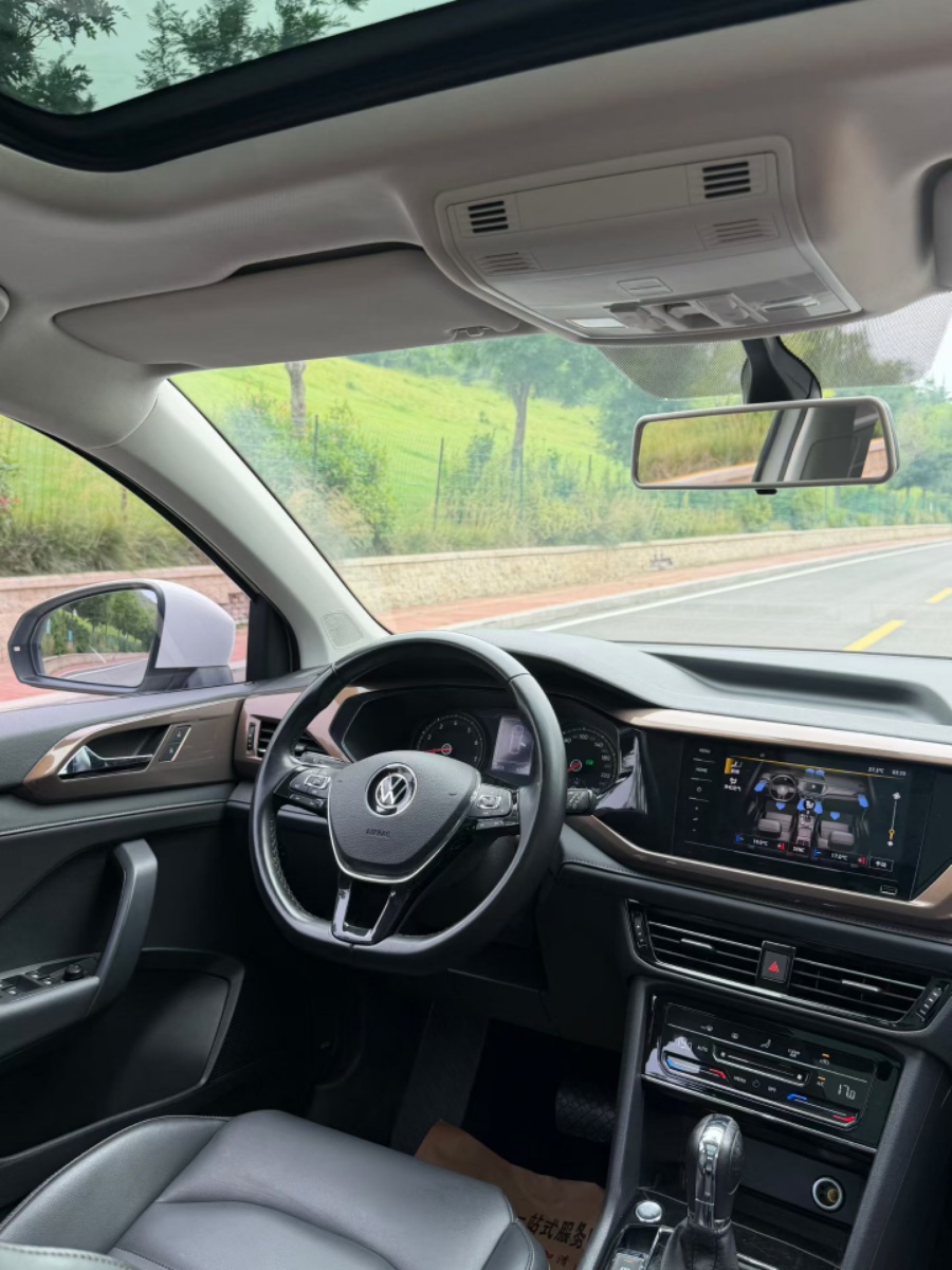 Volkswagen Tharu 2021 car image #4