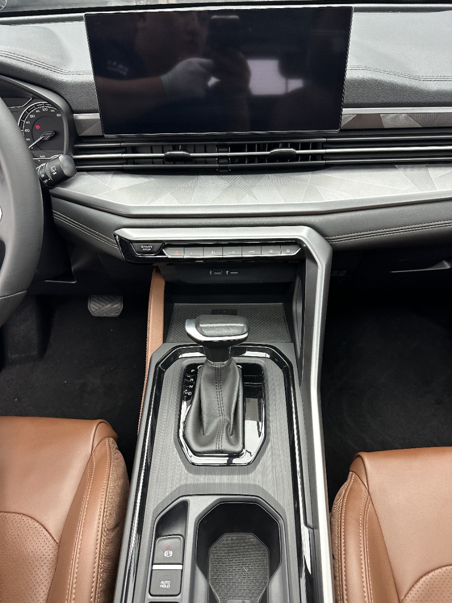 GEELY Vision X6 2023 car image #14