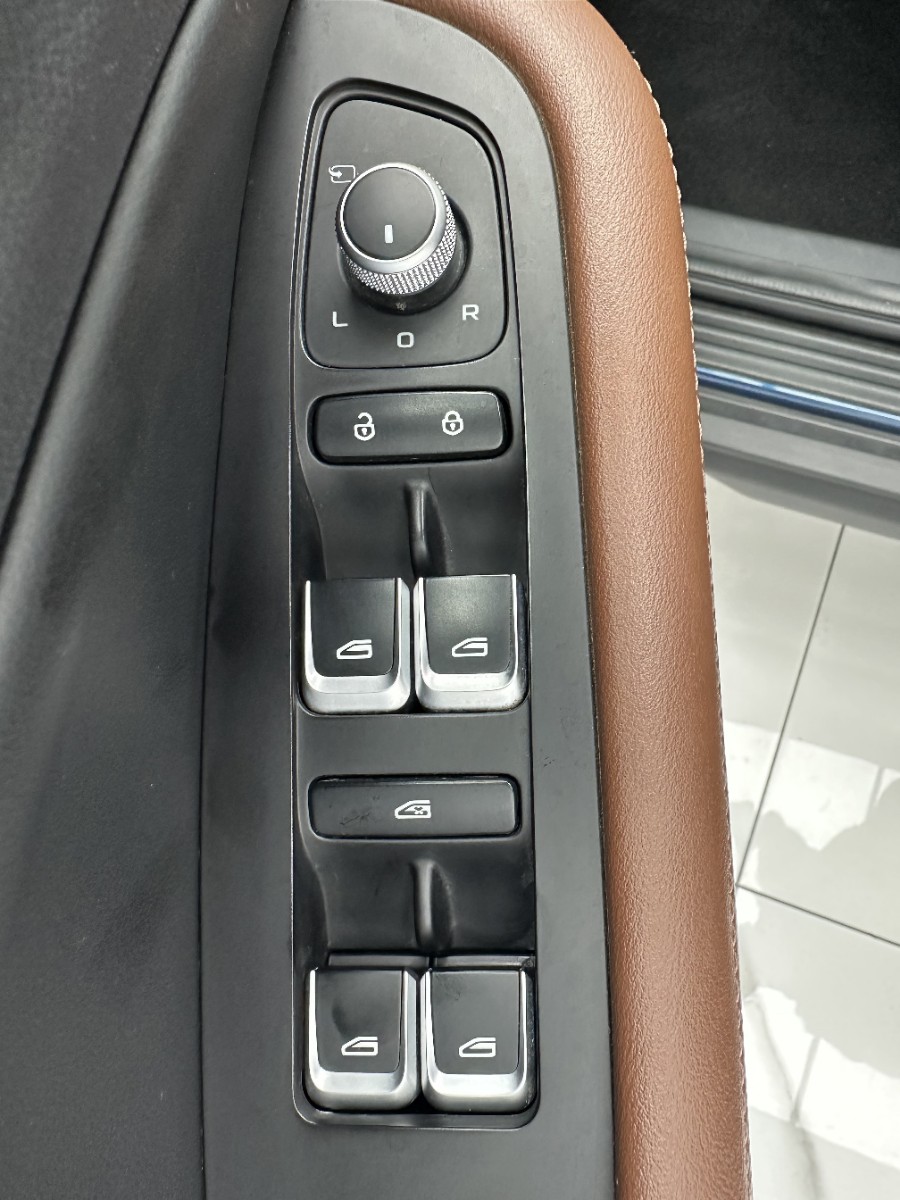 GEELY Vision X6 2023 car image #12