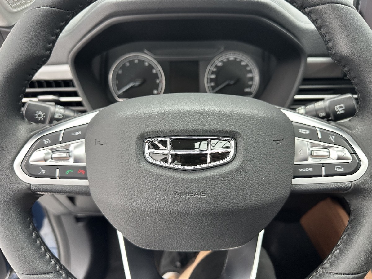 GEELY Vision X6 2023 car image #13