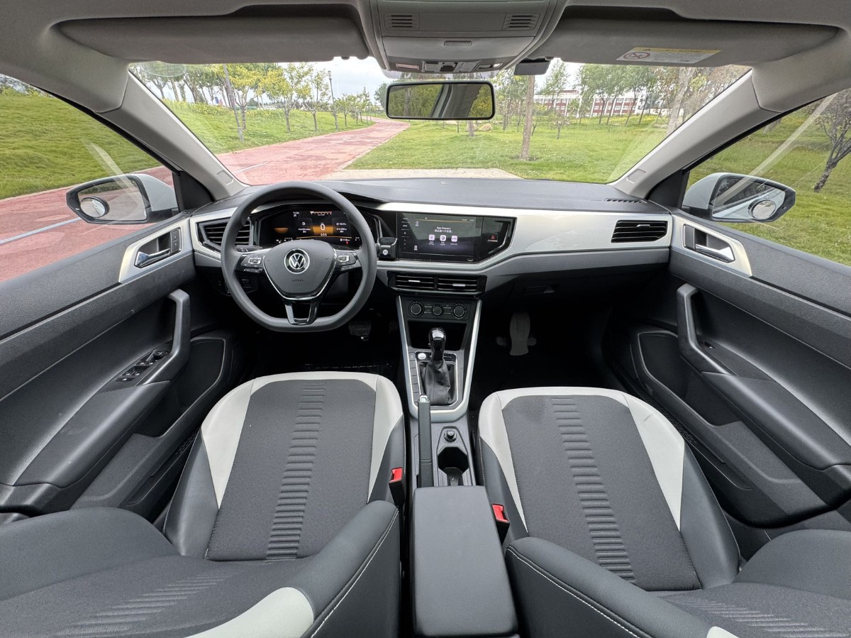 Volkswagen Polo 2023 car image #10