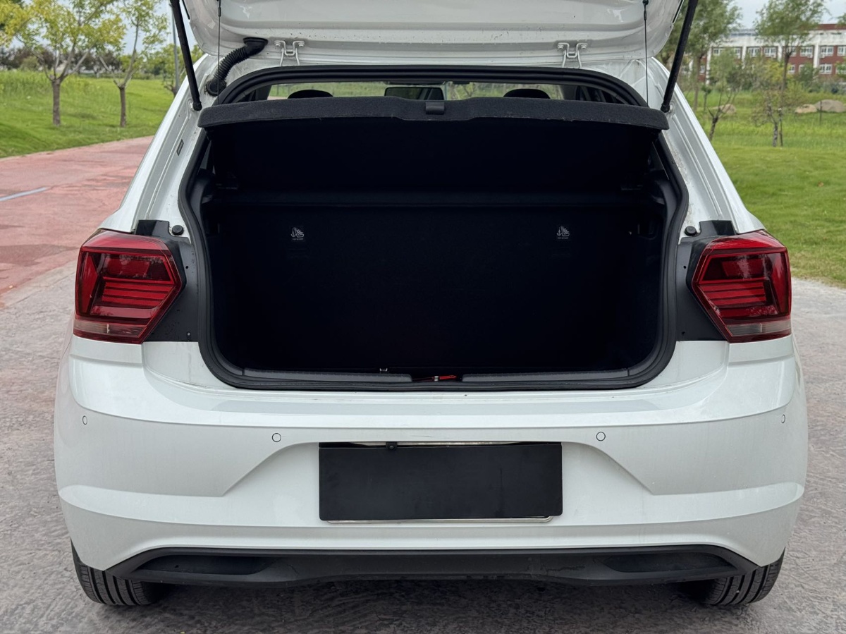 Volkswagen Polo 2023 car image #12