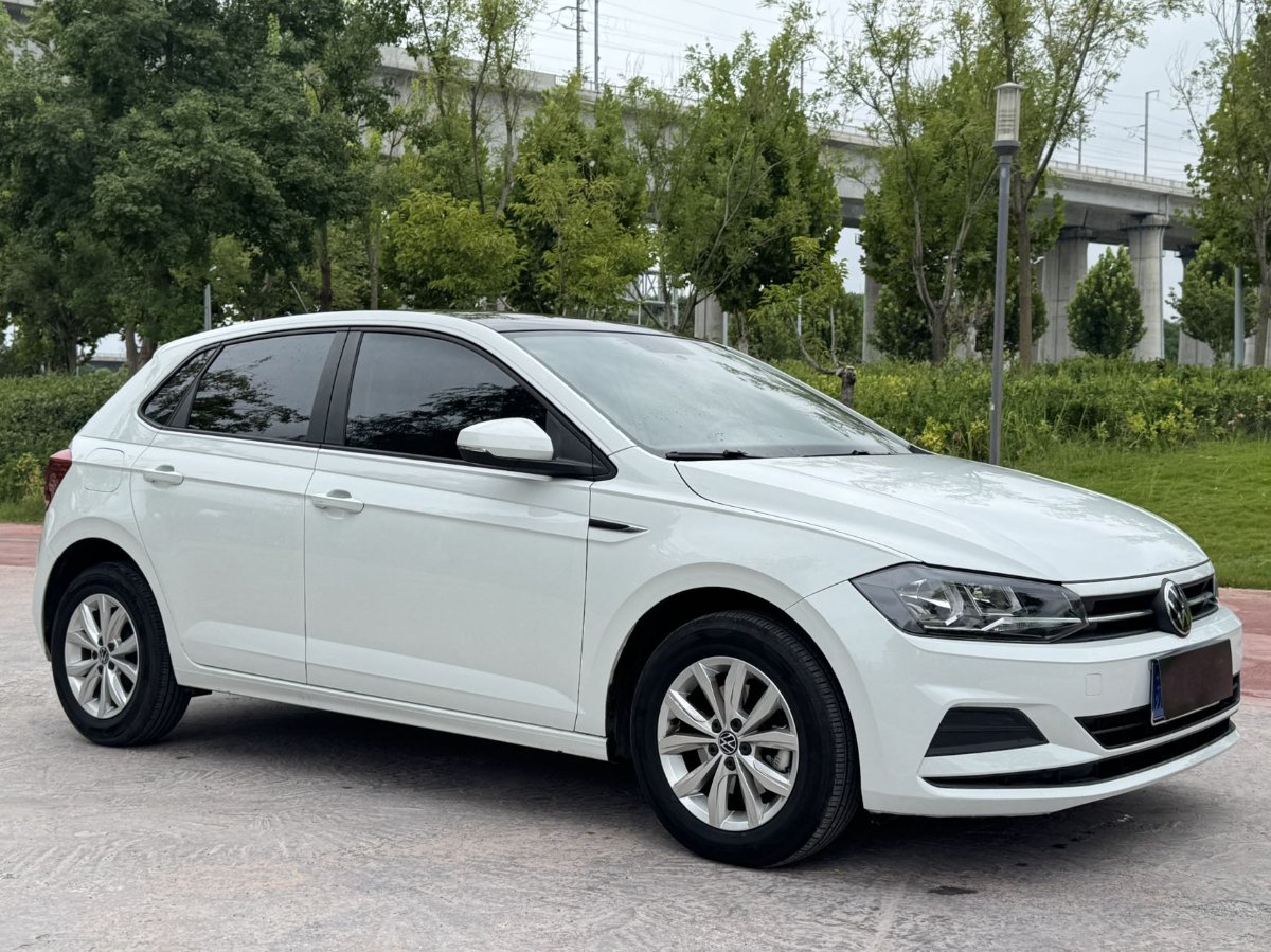 Volkswagen Polo 2023 car image #3