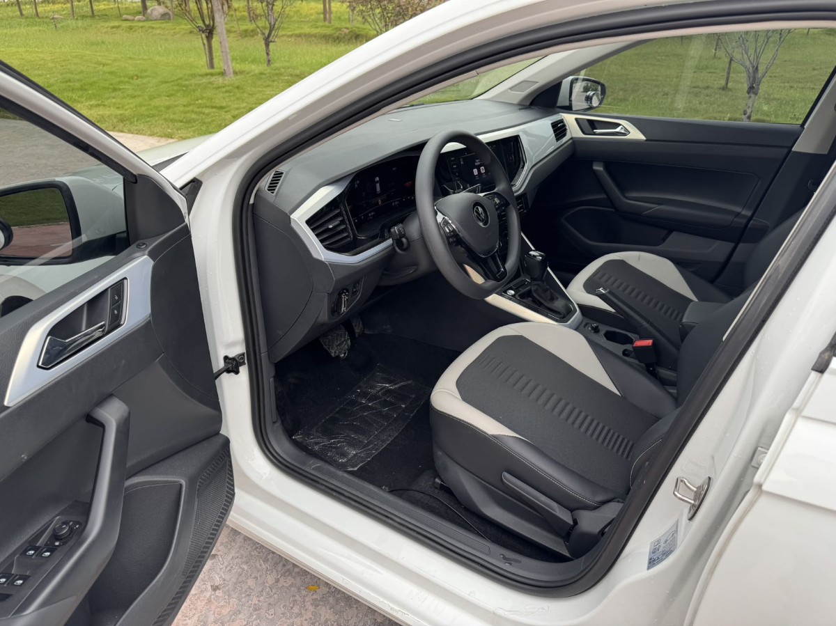 Volkswagen Polo 2023 car image #7