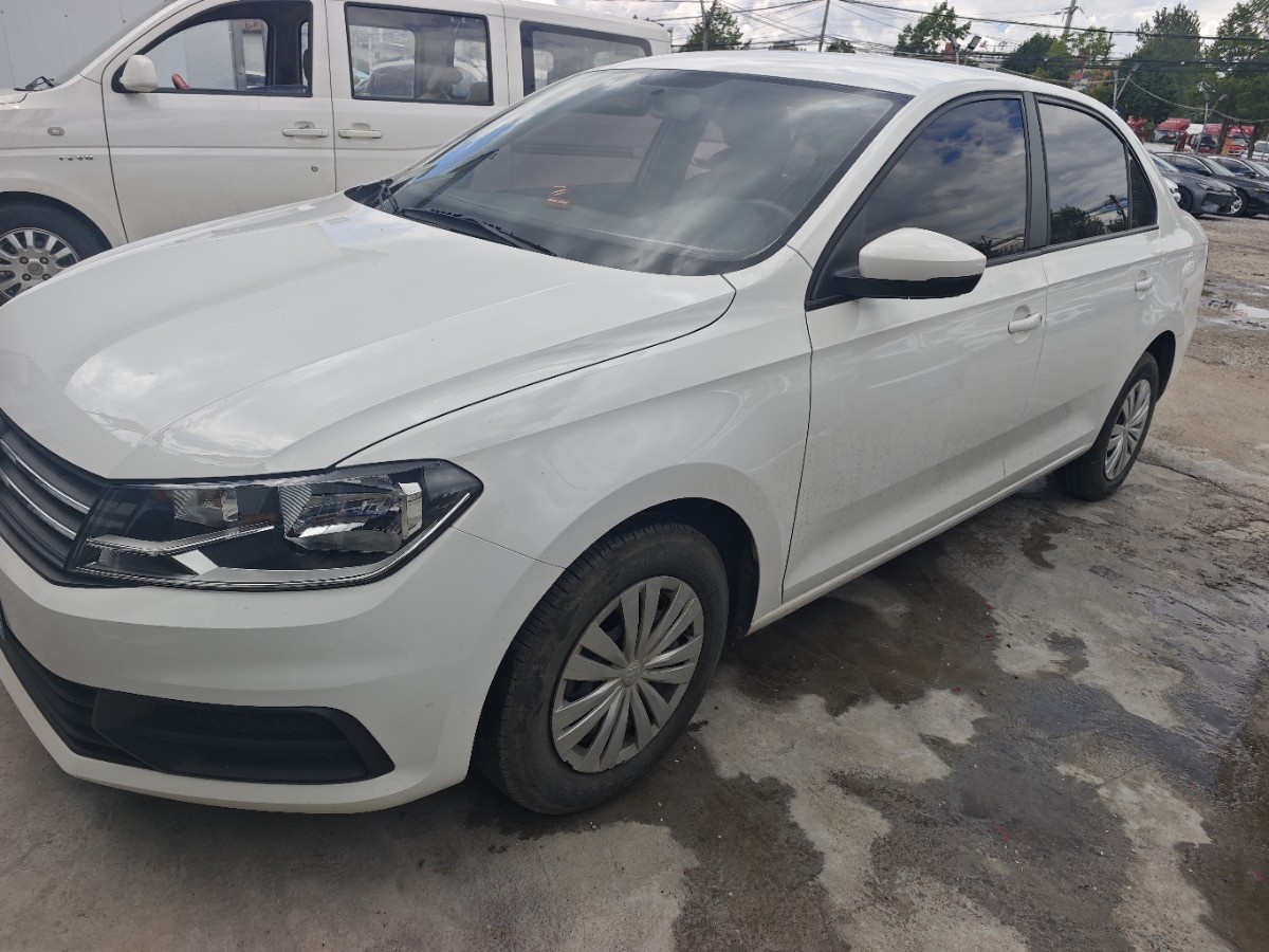 Volkswagen Santana 2022 car image #3