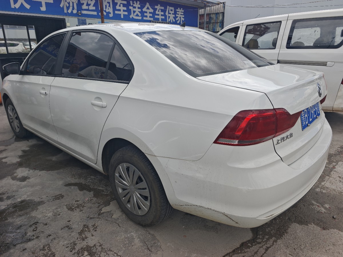 Volkswagen Santana 2022 car image #2