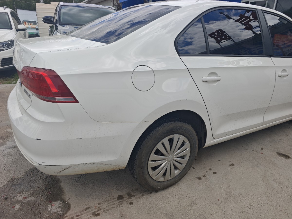 Volkswagen Santana 2022 car image #5