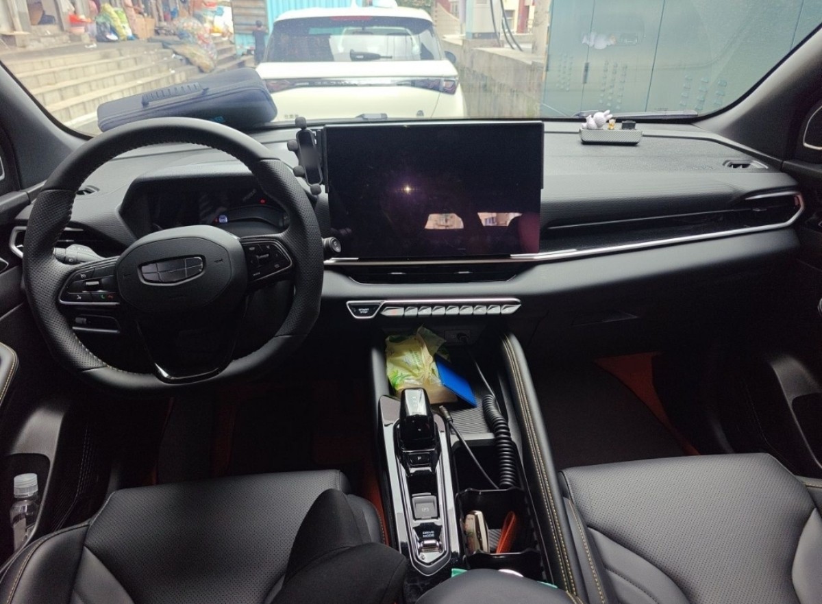 GEELY Coolray 2025 #5 GEELY Coolray 2025 car image #5