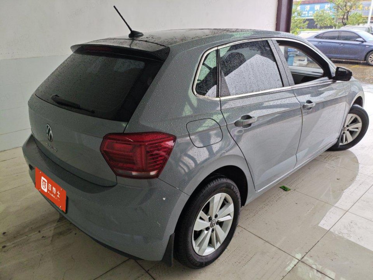 Volkswagen Polo 2023 car image #2