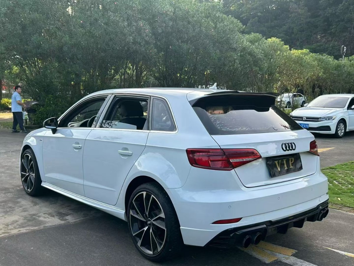 Audi A3 2018 car image #9