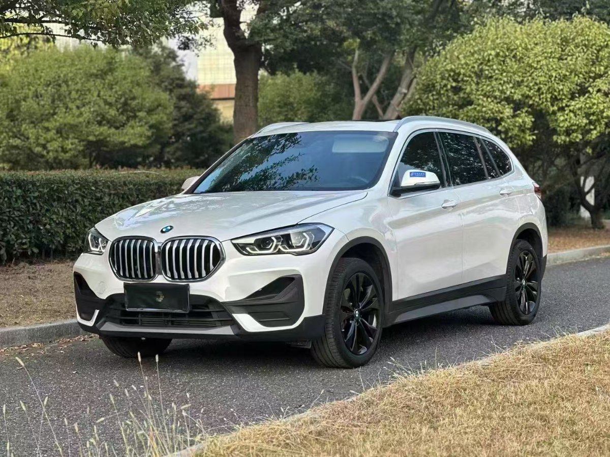BMW X1 2020 BMW X1 2020 car image