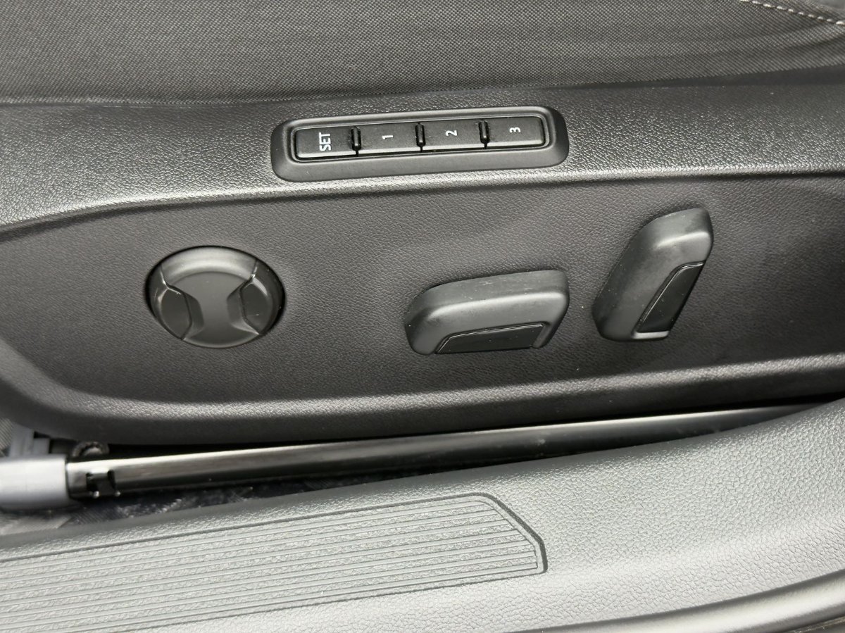 Volkswagen Golf 2023 #8 Volkswagen Golf 2023 car image #8
