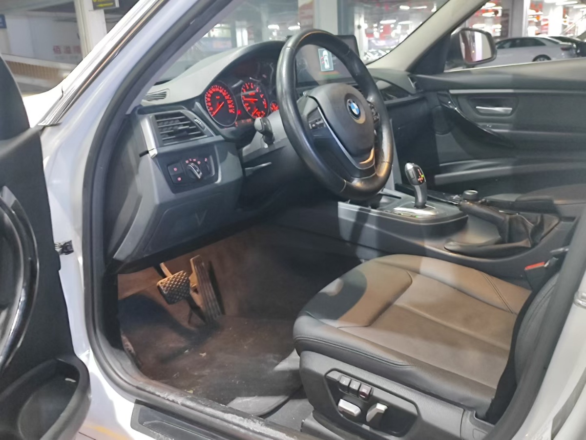 BMW 3 Series 2017 #2 BMW 3 Series 2017 car image #2
