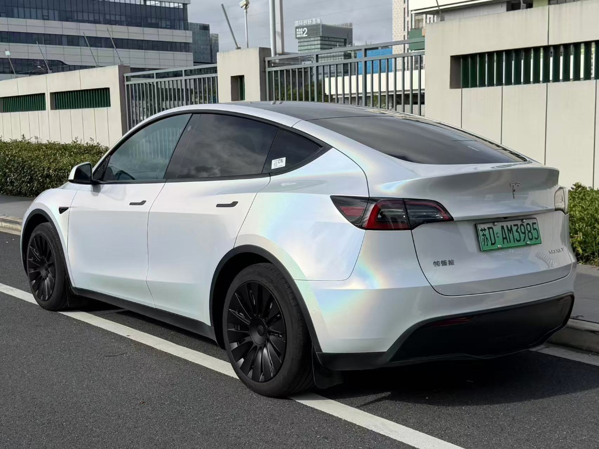 Tesla Model Y 2023 #9 Tesla Model Y 2023 car image #9