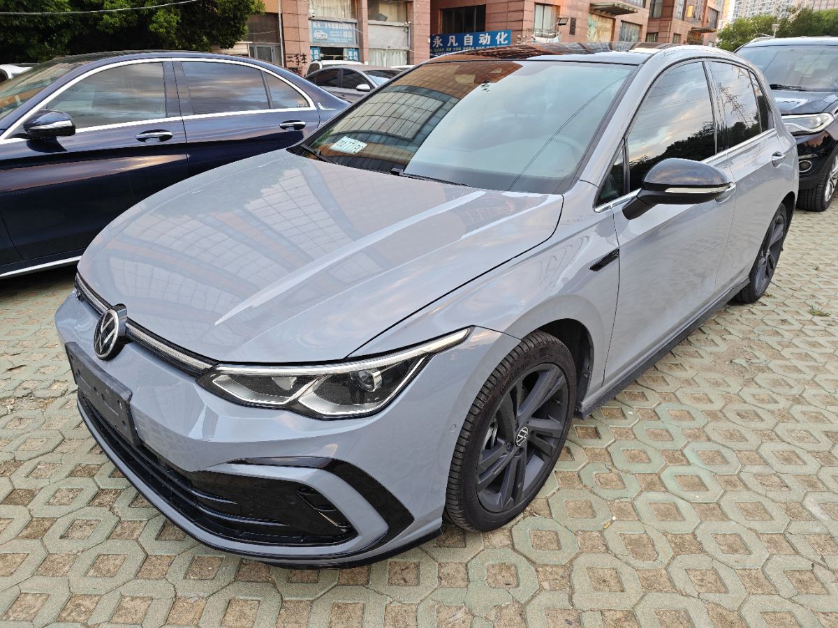 Volkswagen Golf 2021 car image #3
