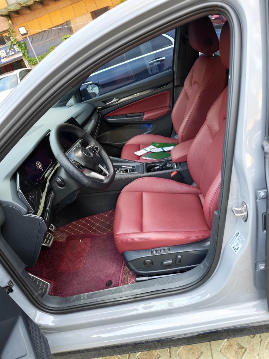 Volkswagen Golf 2021 car image #4
