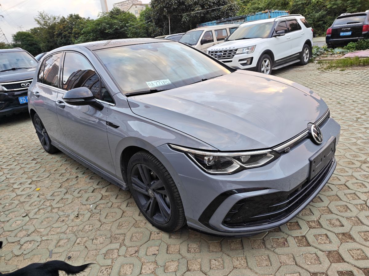 Volkswagen Golf 2021 car image #2