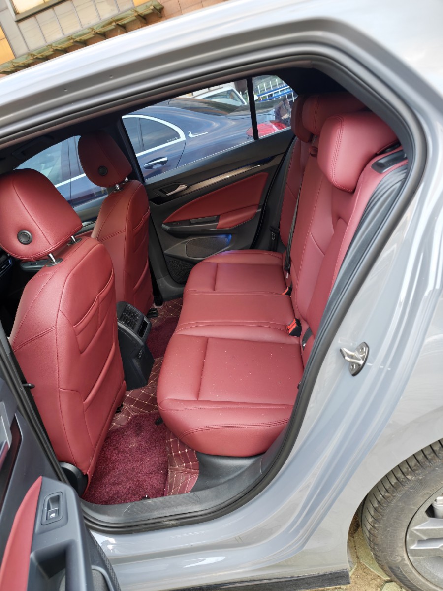 Volkswagen Golf 2021 car image #5