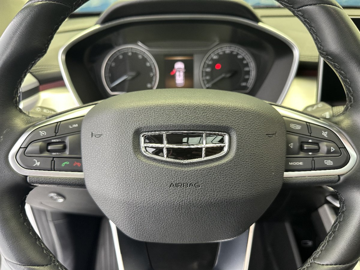 GEELY Coolray 2022 car image #13