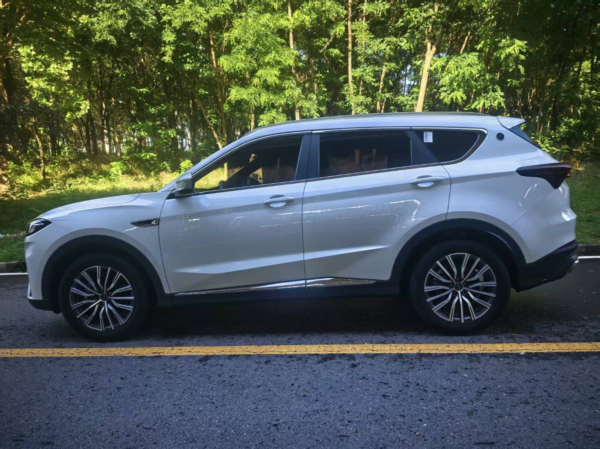 Jetour X70 PLUS 2024 car image #3