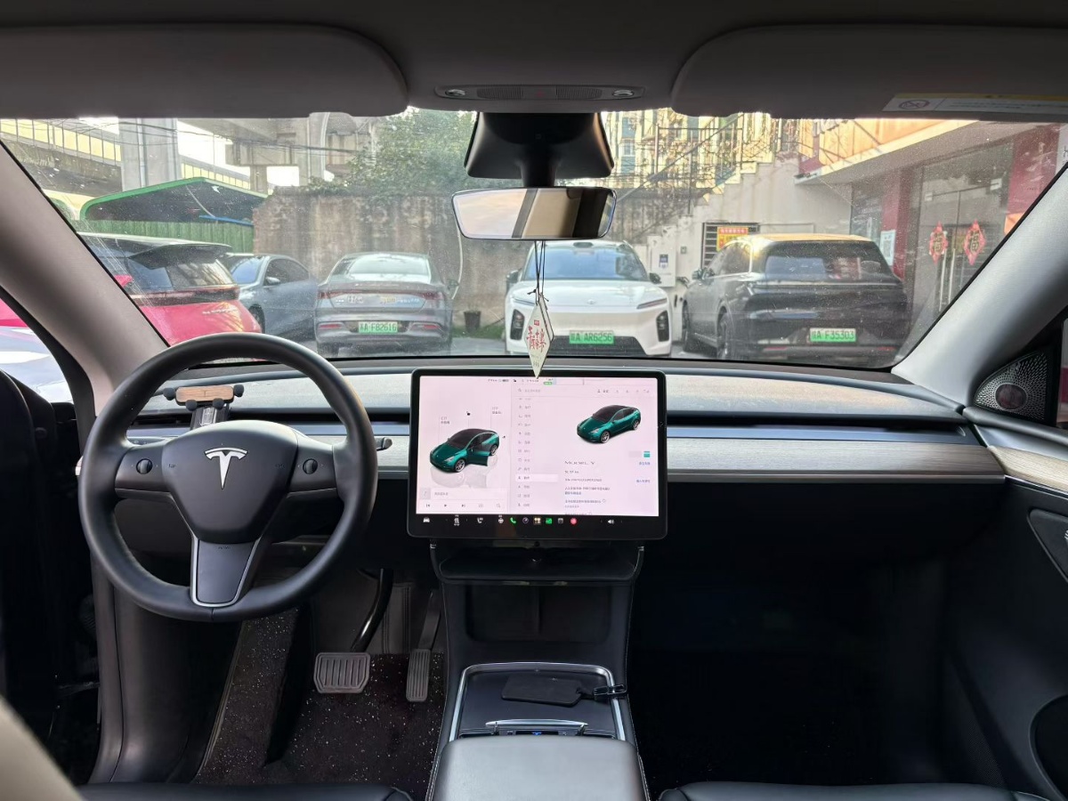 Tesla Model Y 2023 #8 Tesla Model Y 2023 car image #8