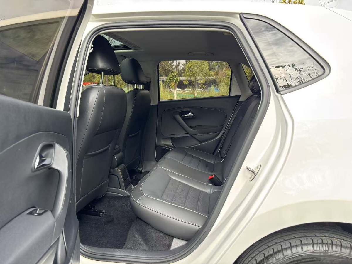 Volkswagen Polo 2015 #6 Volkswagen Polo 2015 car image #6
