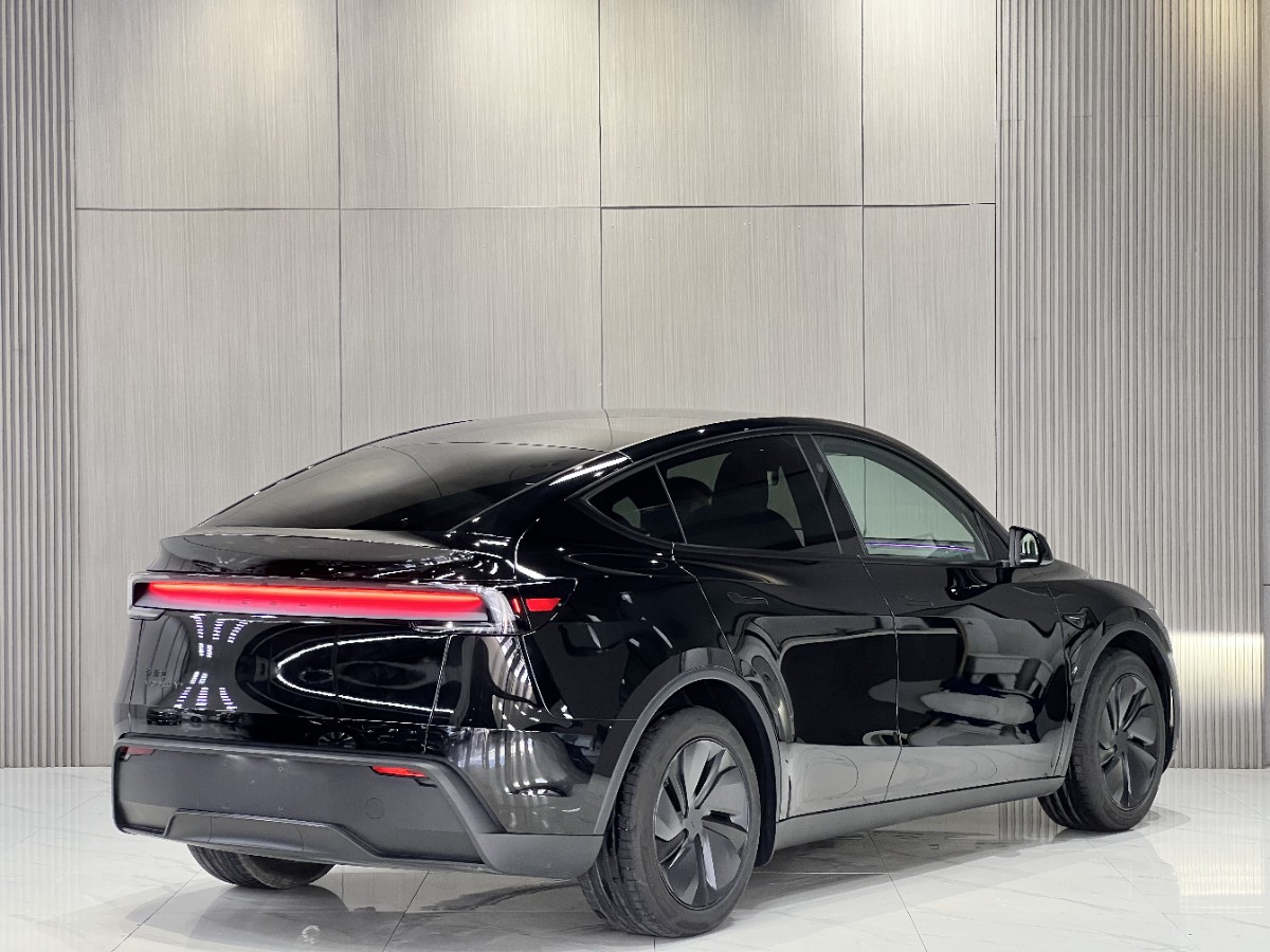 Tesla Model Y 2026 #10 Tesla Model Y 2026 car image #10
