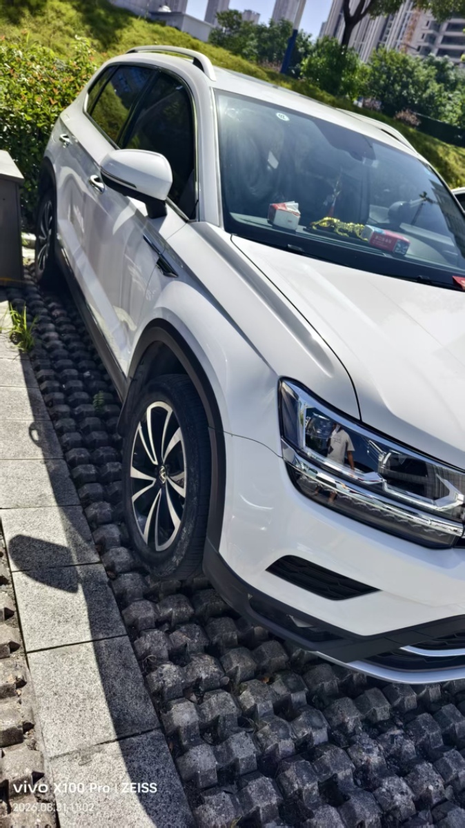 Volkswagen Tharu 2023 car image #3