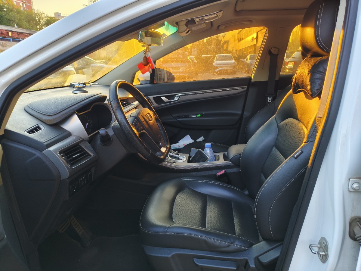 GEELY Emgrand GS 2018 car image #4