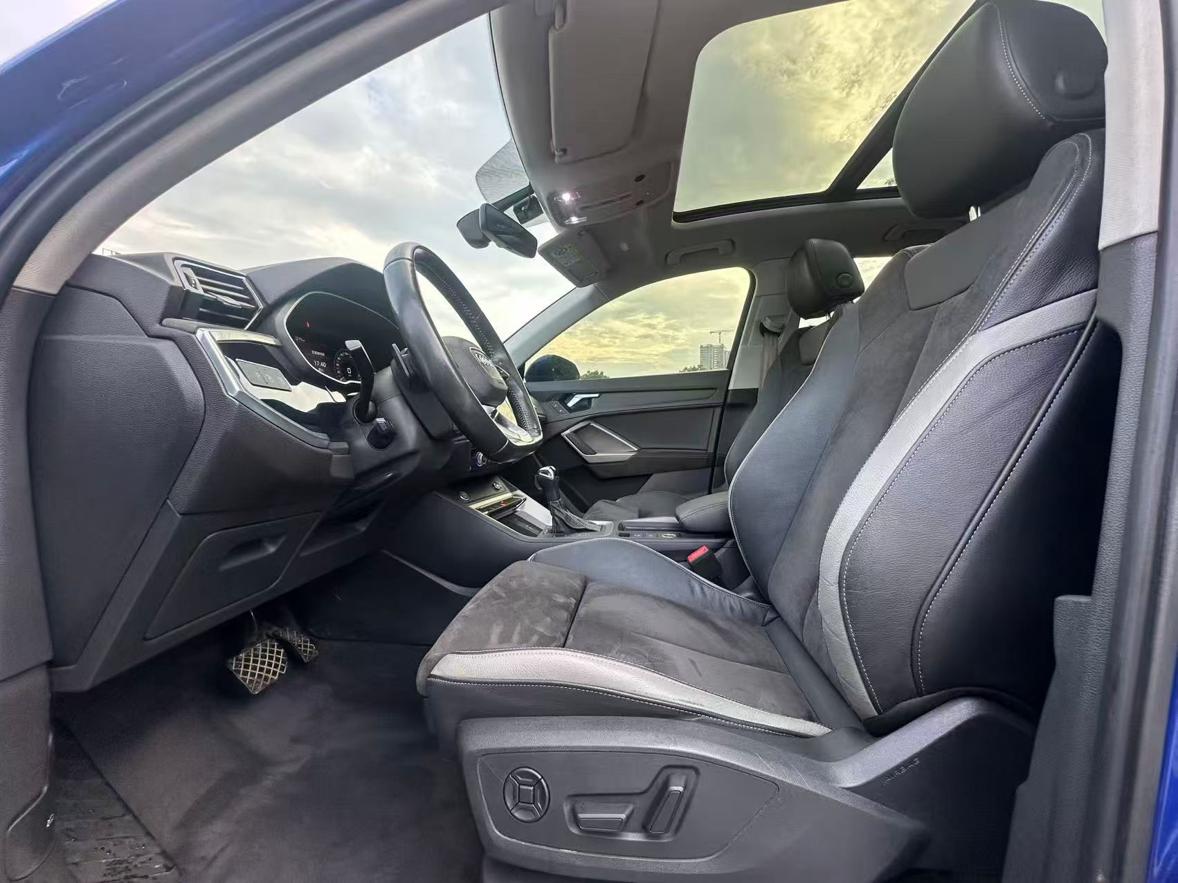 Audi Q3 2020 car image #4