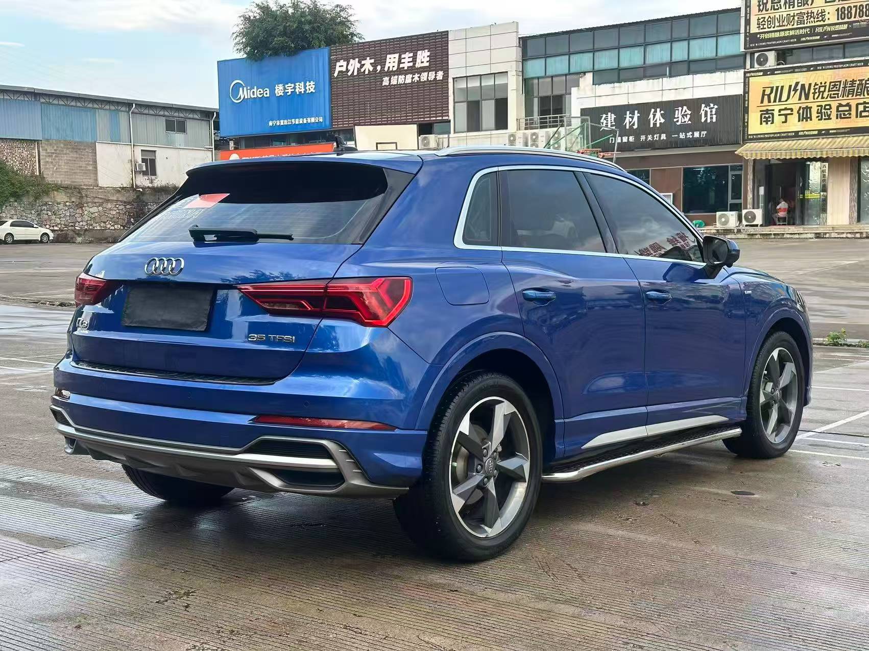 Audi Q3 2020 car image #9