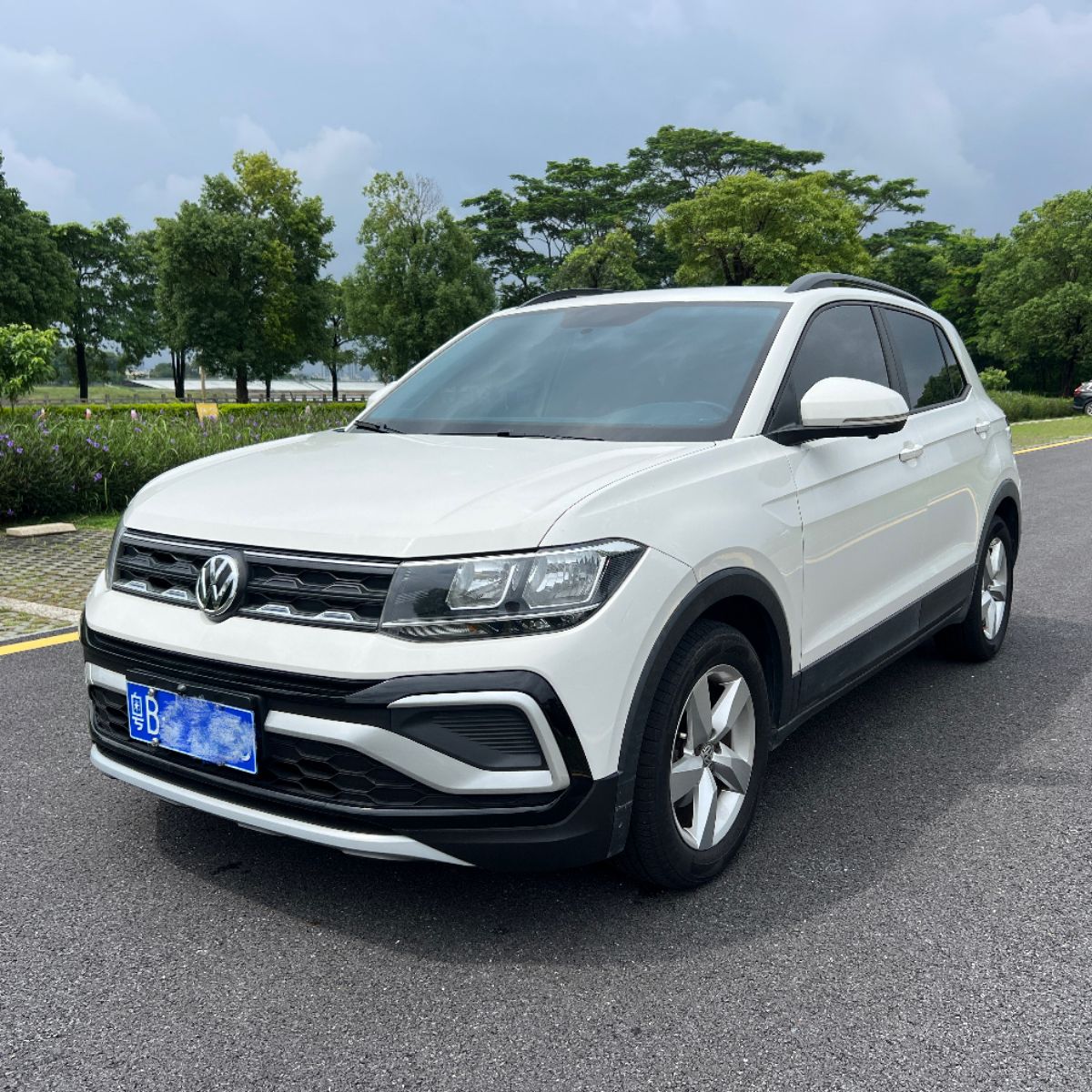 Volkswagen T-Cross 2019 Volkswagen T-Cross 2019 car image