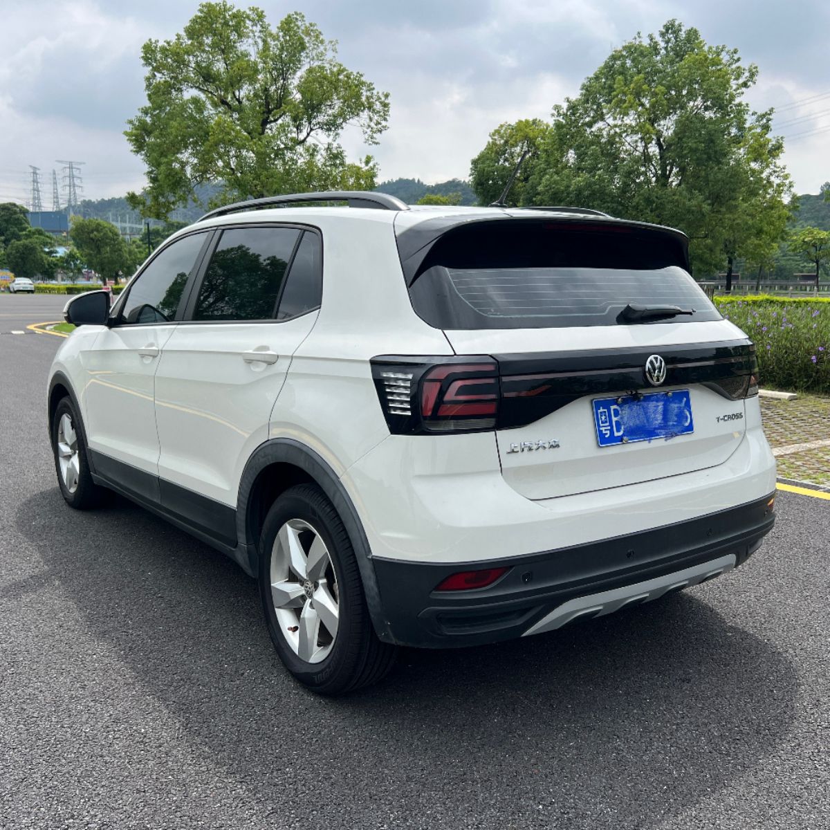 Volkswagen T-Cross 2019 #4 Volkswagen T-Cross 2019 car image #4