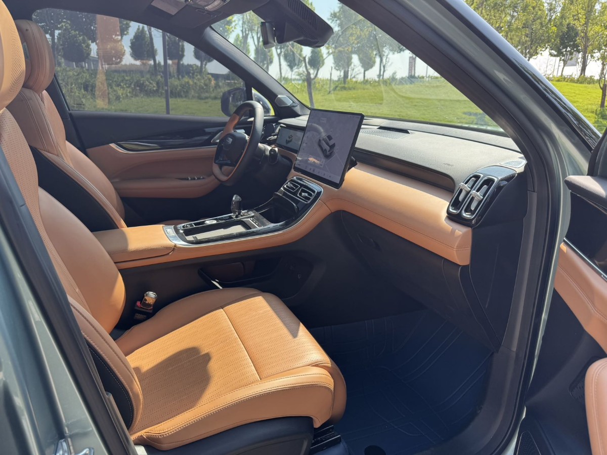 GEELY Boyue L 2025 car image #14
