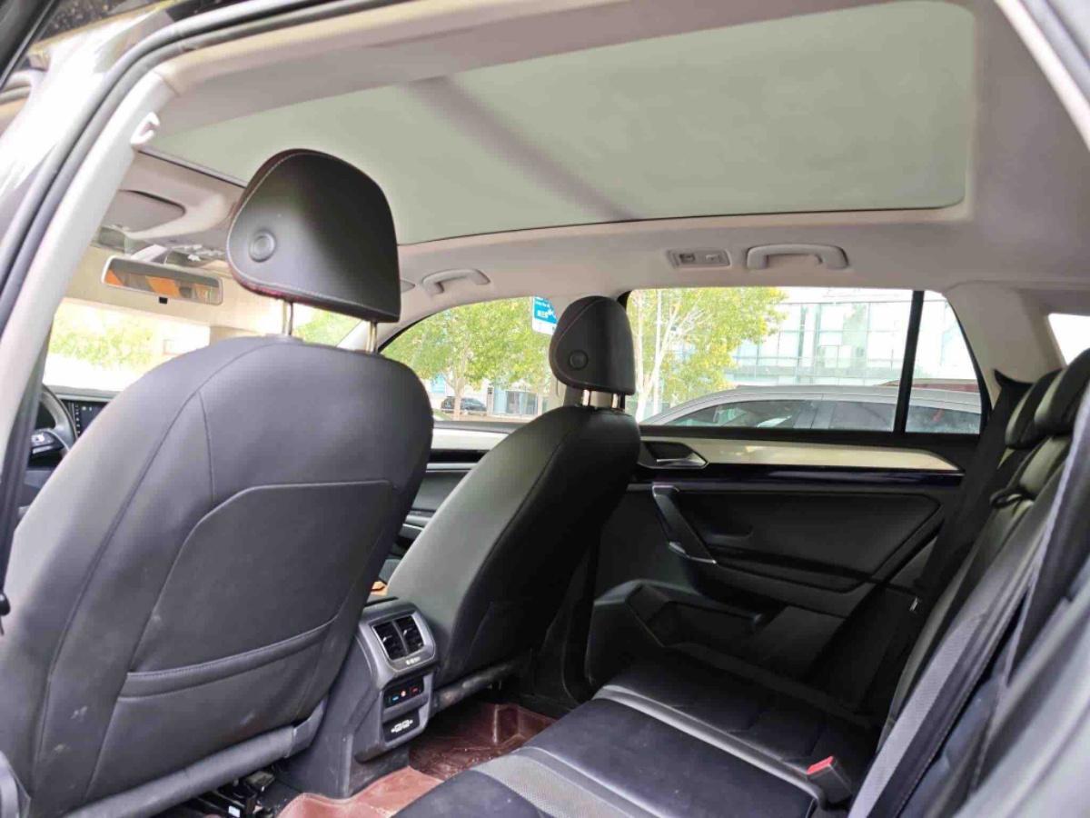 Volkswagen Tayron 2019 car image #2