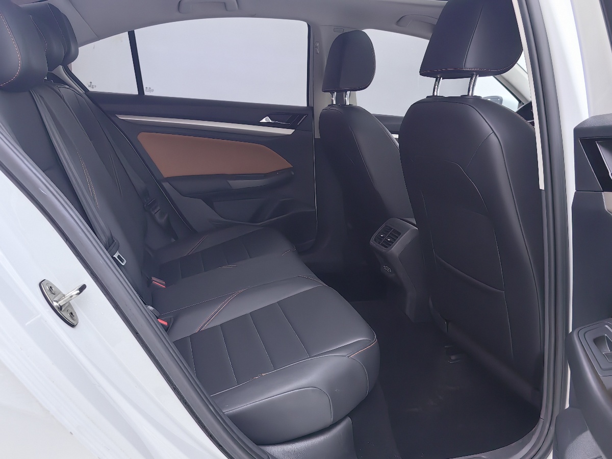 2024 #10 2024 immagine di auto #10