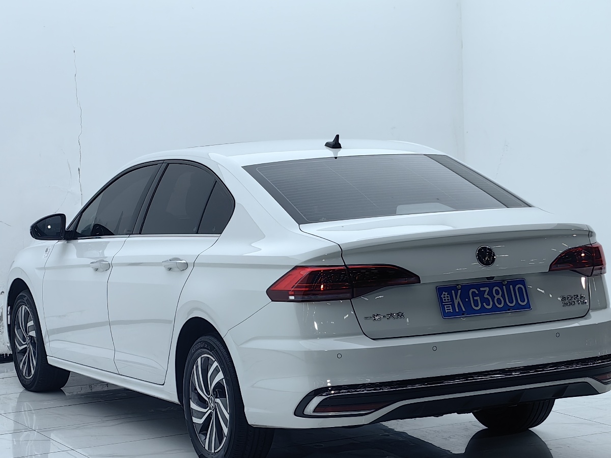 2024 #13 2024 immagine di auto #13