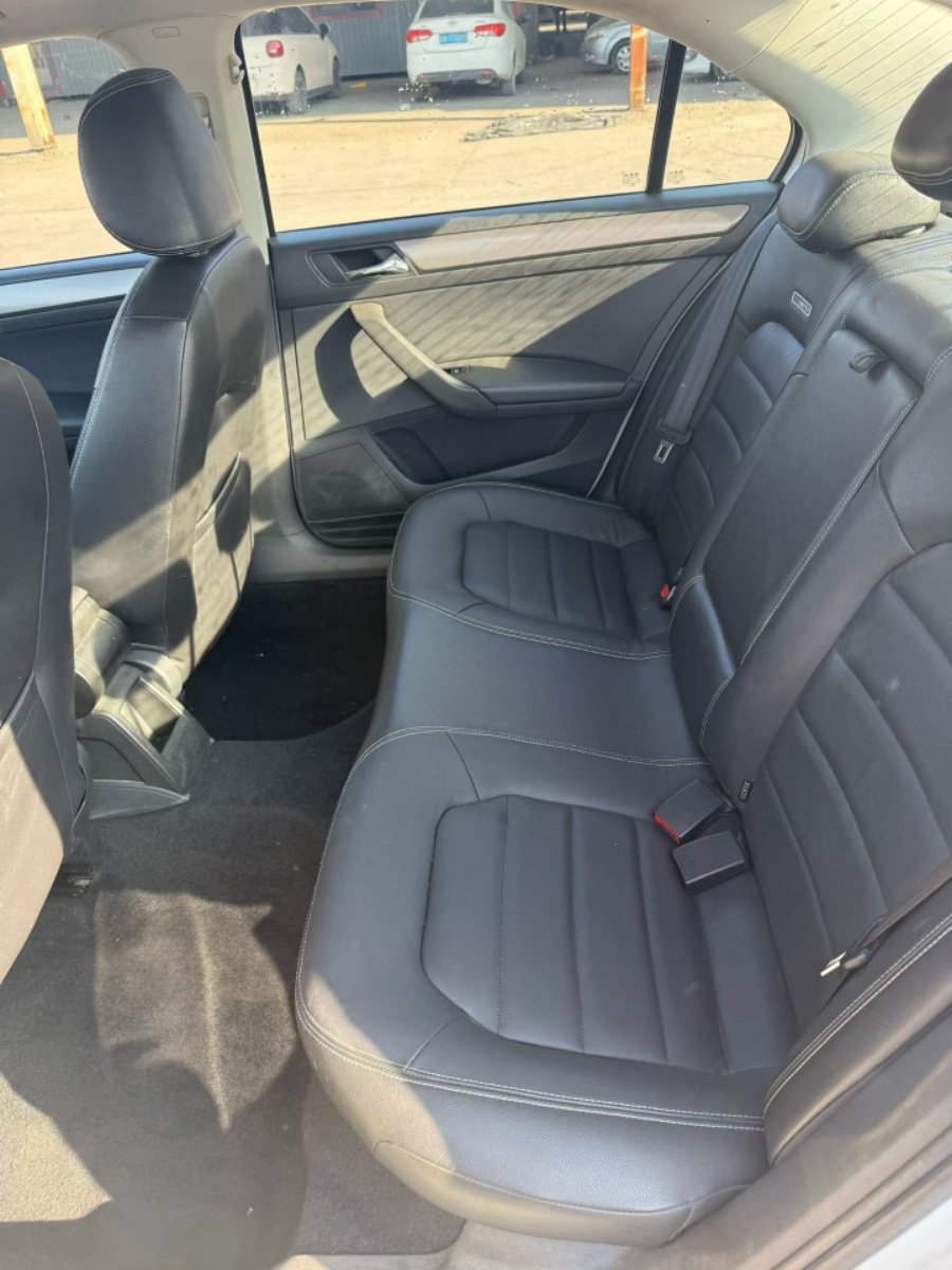 Volkswagen Santana 2014 car image #5