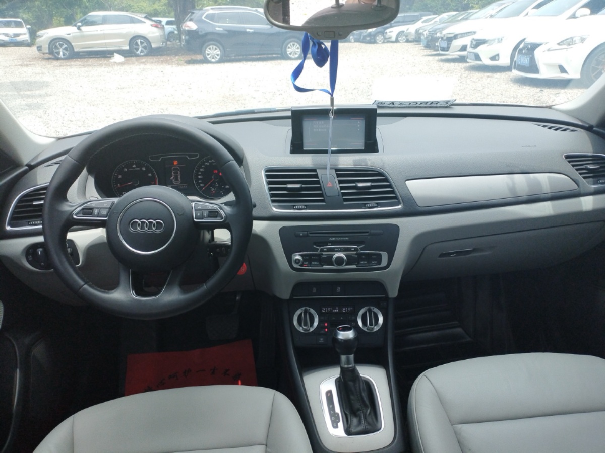 Audi Q3 2014 car image #7