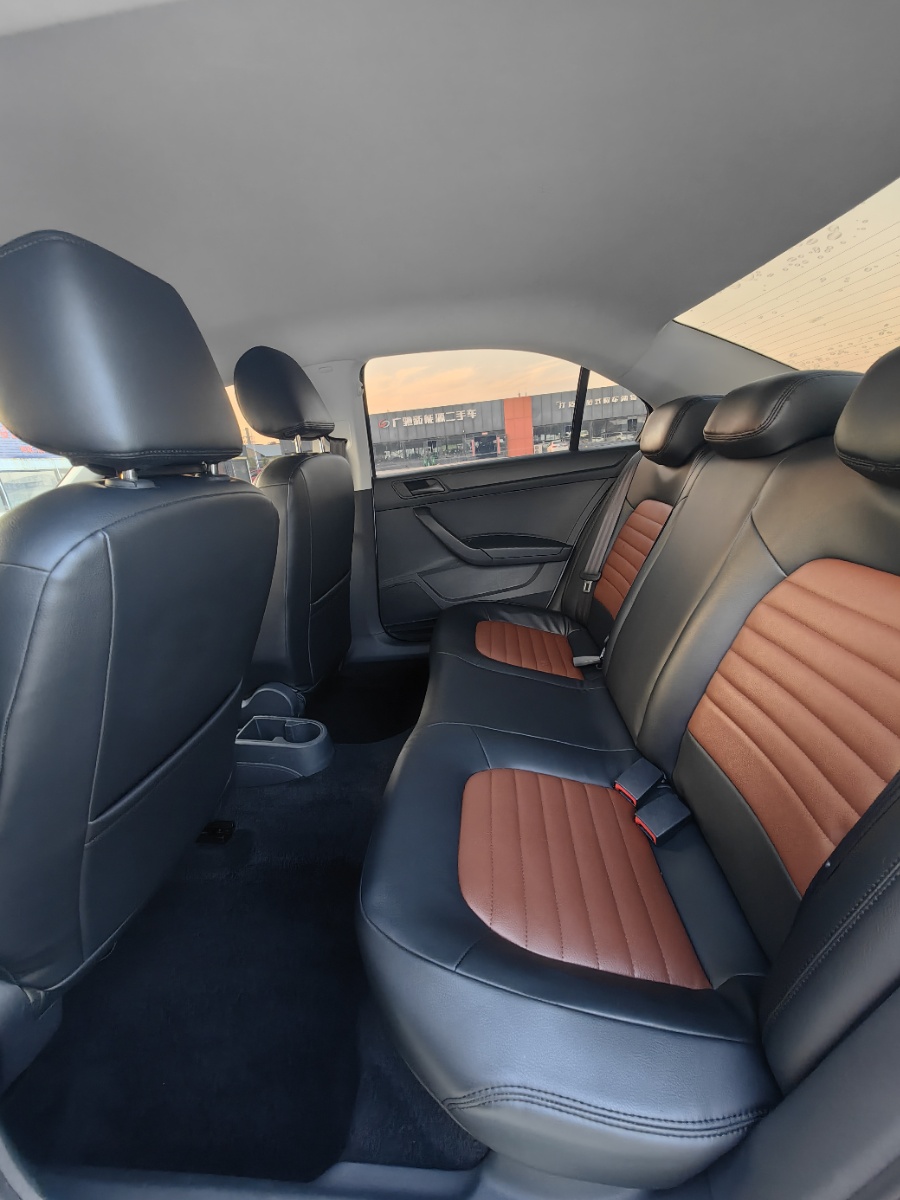 Volkswagen Santana 2021 car image #6