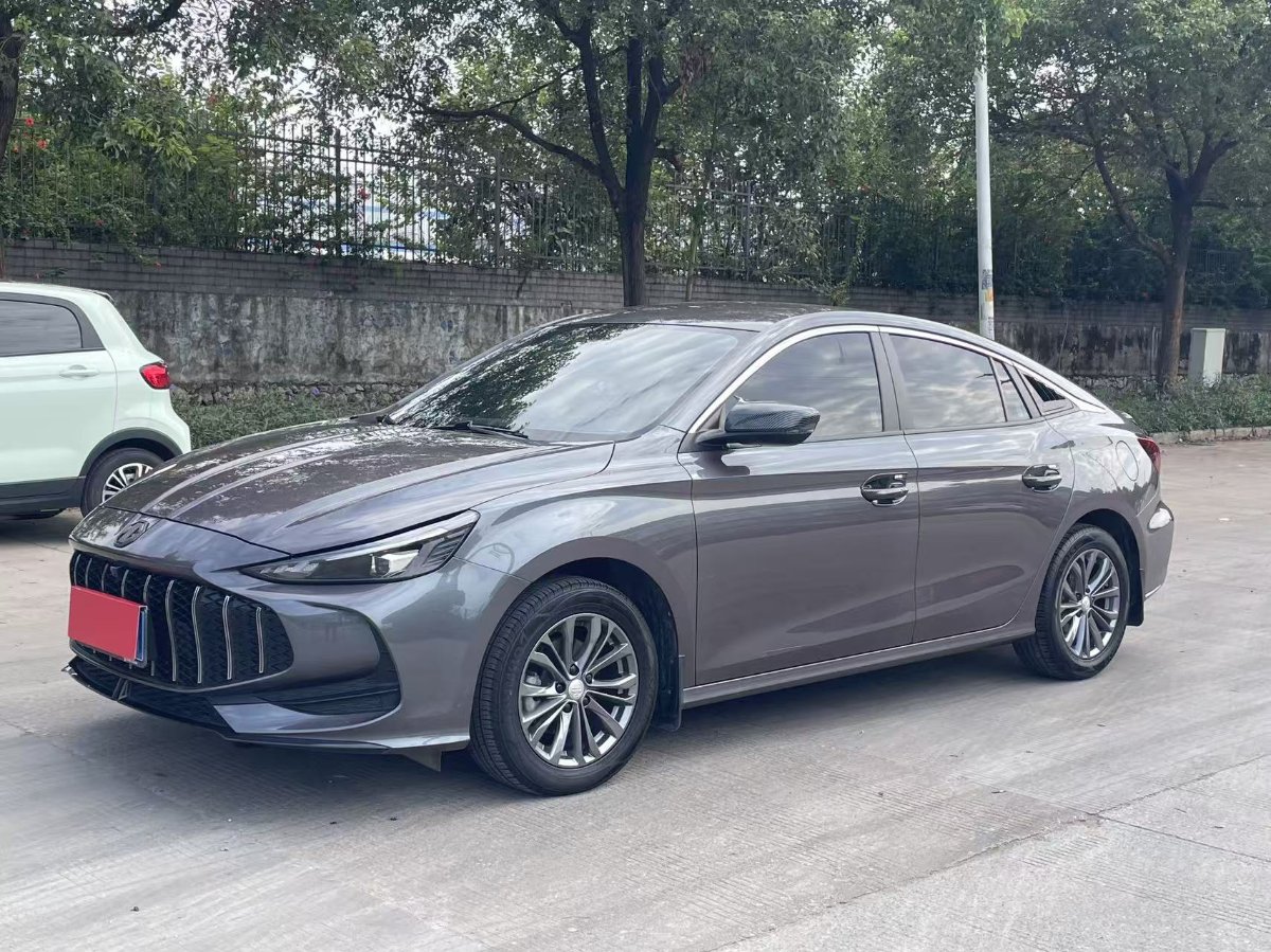 MG 5 2025 MG 5 2025 immagine di auto