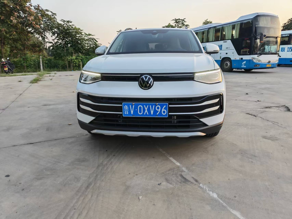 Volkswagen Tharu 2025 #2 Volkswagen Tharu 2025 car image #2