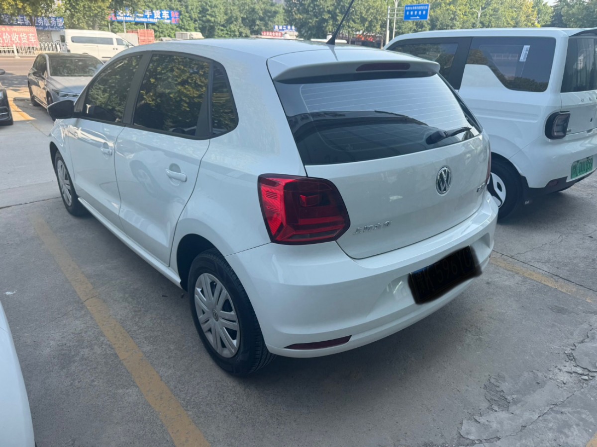 Volkswagen Polo 2017 car image #2