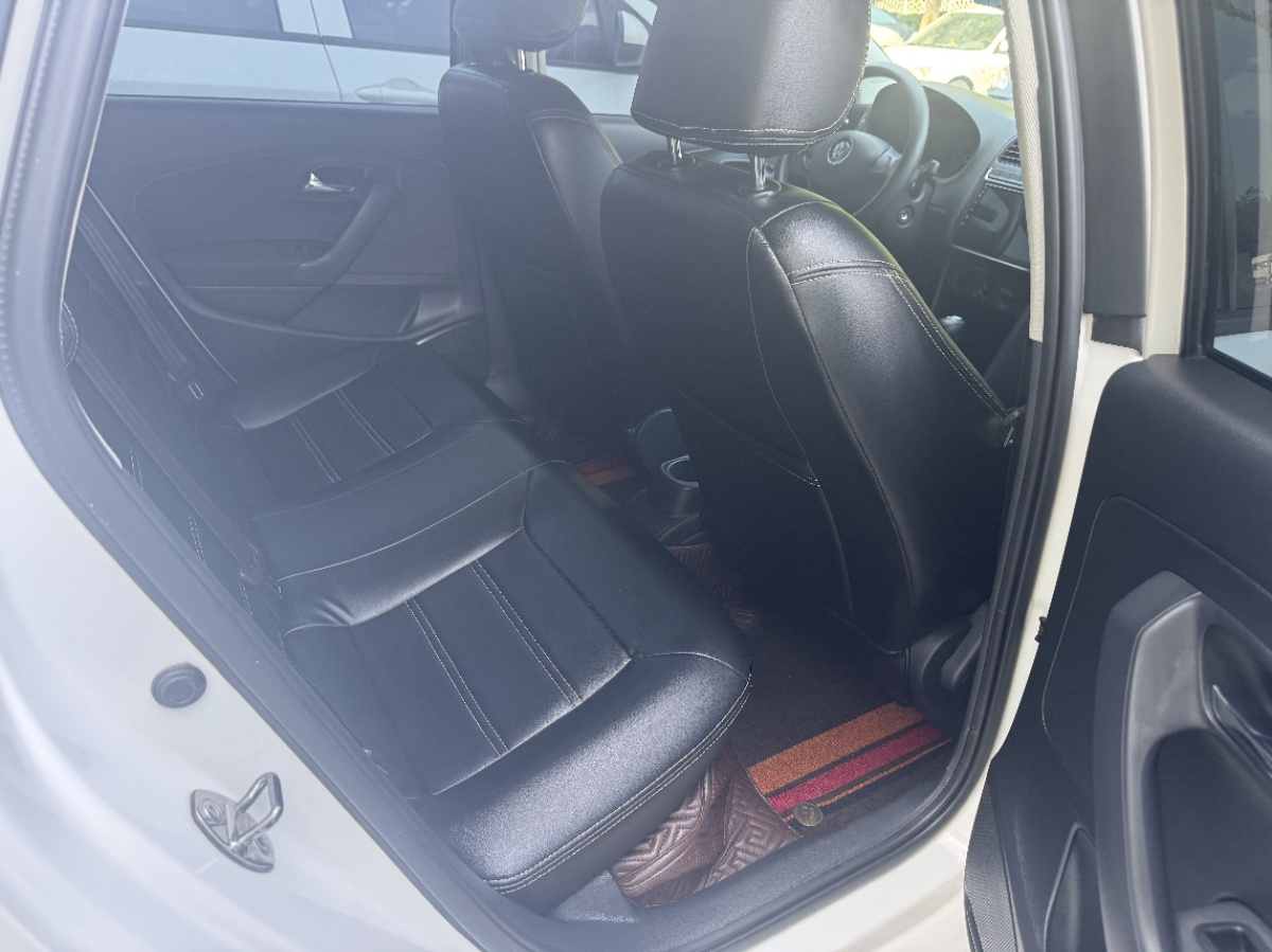 Volkswagen Polo 2017 car image #4
