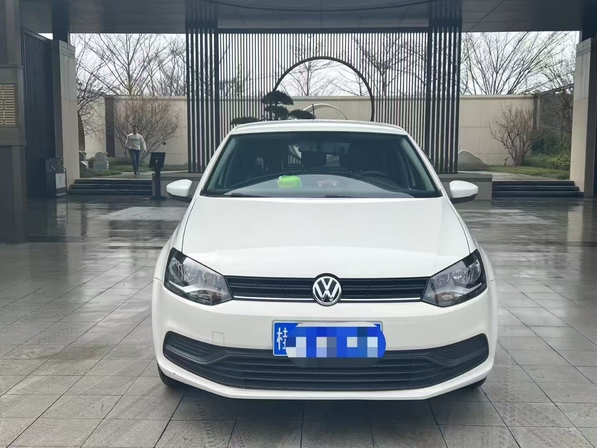 Volkswagen Polo 2016 car image #2